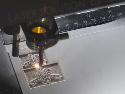 gravure-au-laser-d-un-tampon-encreur_product_slide.jpg